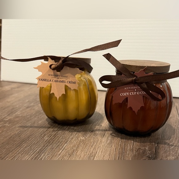 Pretty Fall Candles in Pumpkin Shaped Jars- Set of 2- NWT - Picture 1 of 5